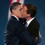 barack-obama-and-david-cameron-kissing-22036-1306513015-8